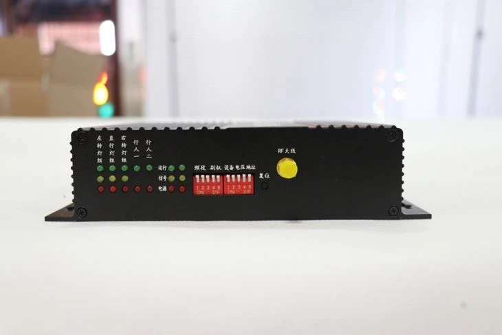 DC Intelligent Wireless Traffic Light Controller